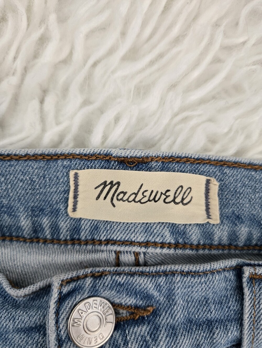 Madewell The Perfect Vintage Straight Jean: Knee-Rip Edition. Size 28. - Picture 11 of 11